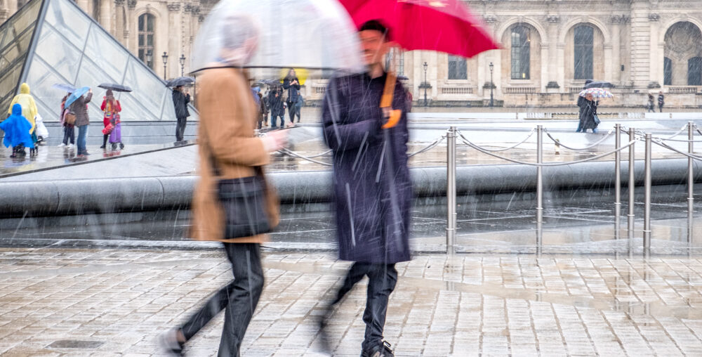 Fabienne Mondié expose "Les Parapluies du Louvre"
